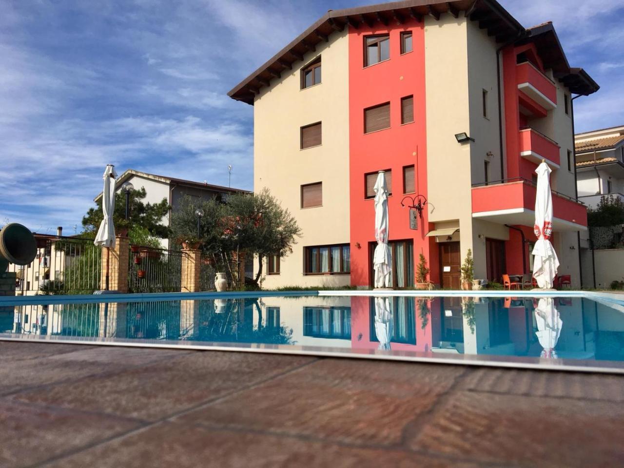 Hotel Opera' Moscufo Kültér fotó